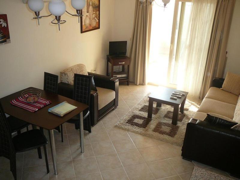 Royal Heights Apartments Bogazici Екстериор снимка
