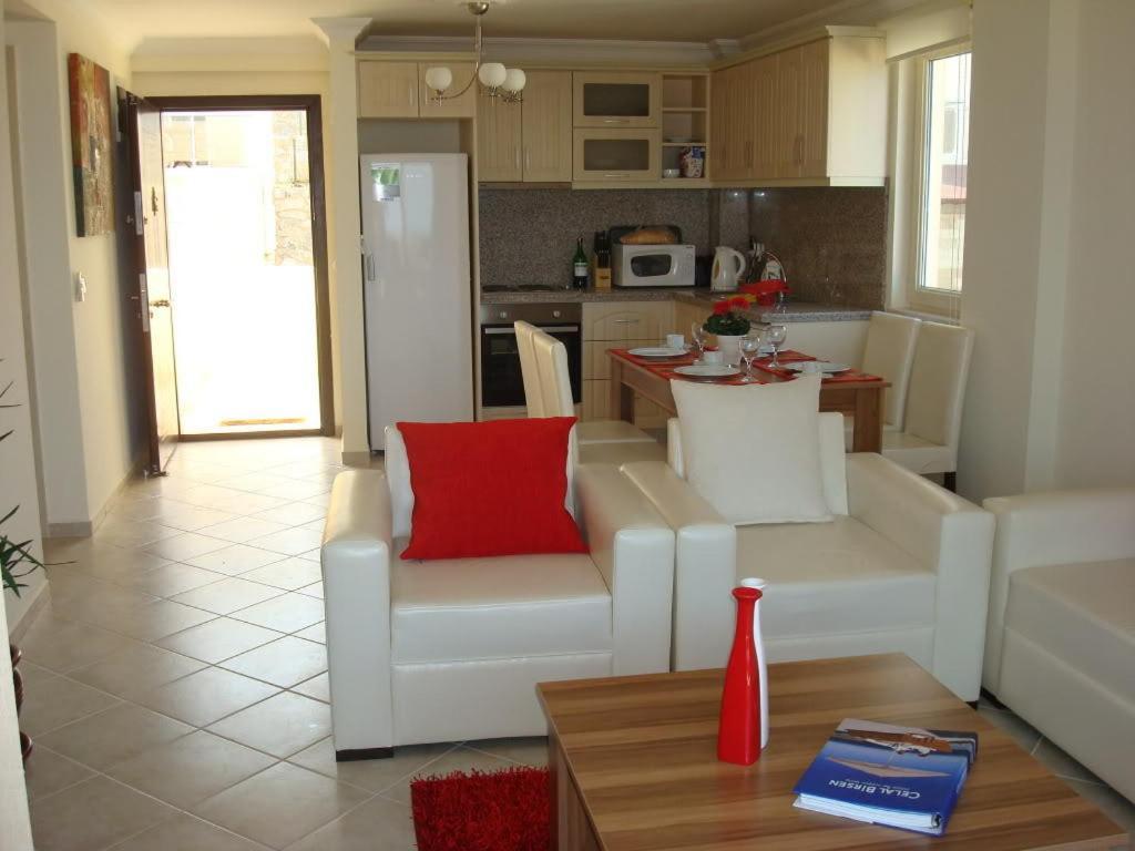 Royal Heights Apartments Bogazici Стая снимка