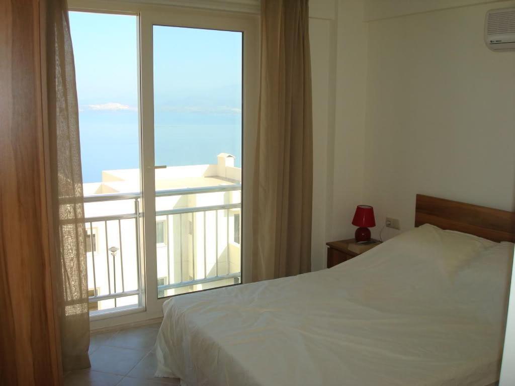 Royal Heights Apartments Bogazici Стая снимка